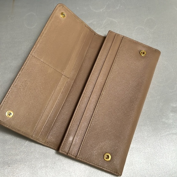 Prada Authentic Saffiano Leather Beige Flap continental Long Wallet - Picture 4 of 16